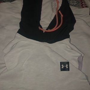 Men’s under amour cut sweatshirt.